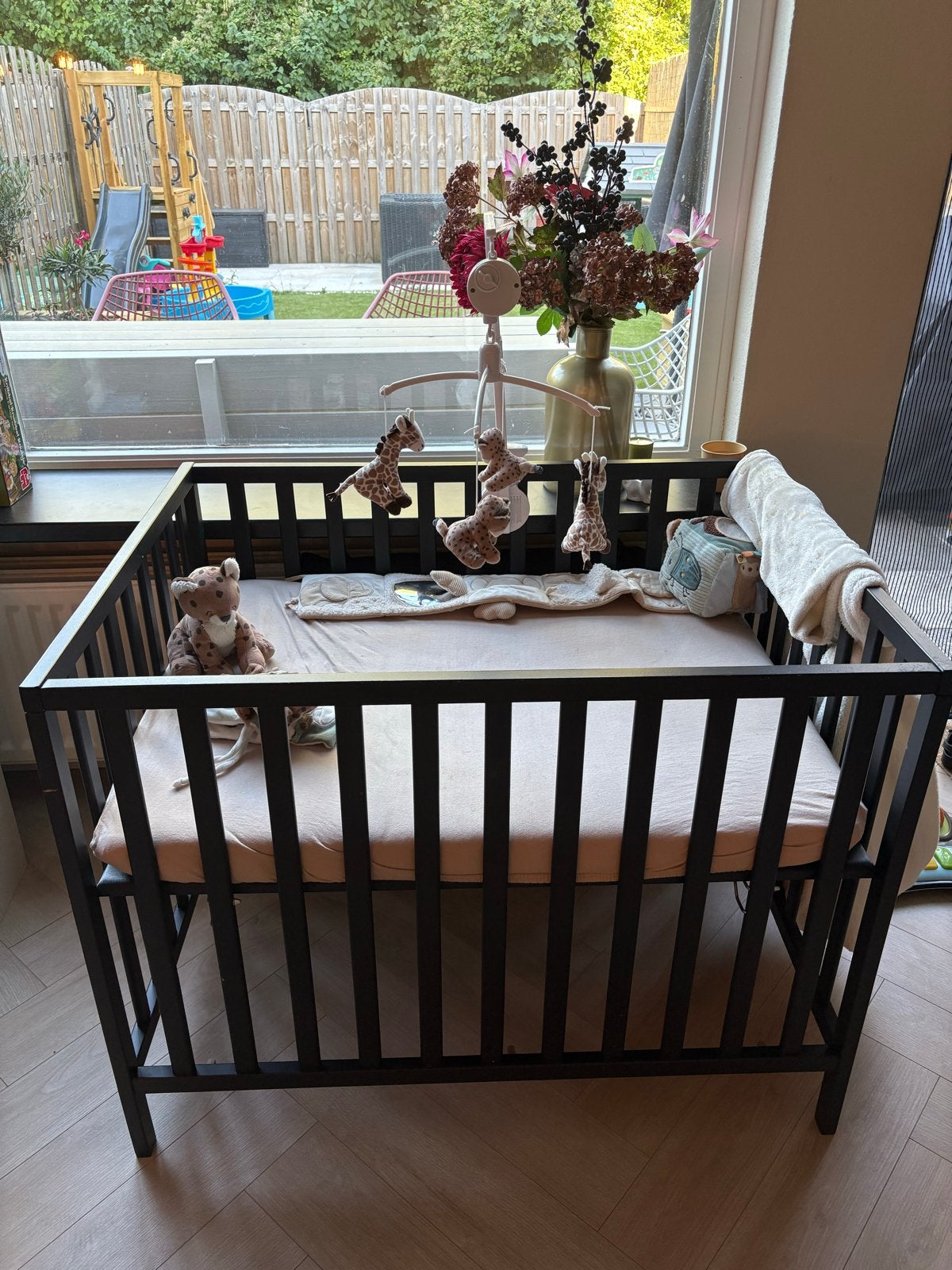 Prenatal babybox zwart met speelgoed en muziek mobiel, Ophalen, Zo goed als nieuw, Rechthoekig