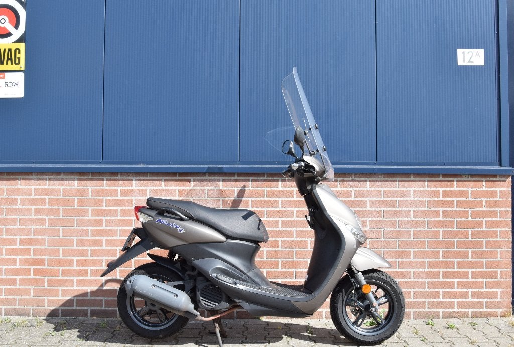 Yamaha Neo's 4T, Fietsen en Brommers, Gebruikt, Maximaal 45 km/u, Ophalen of Verzenden, Benzine