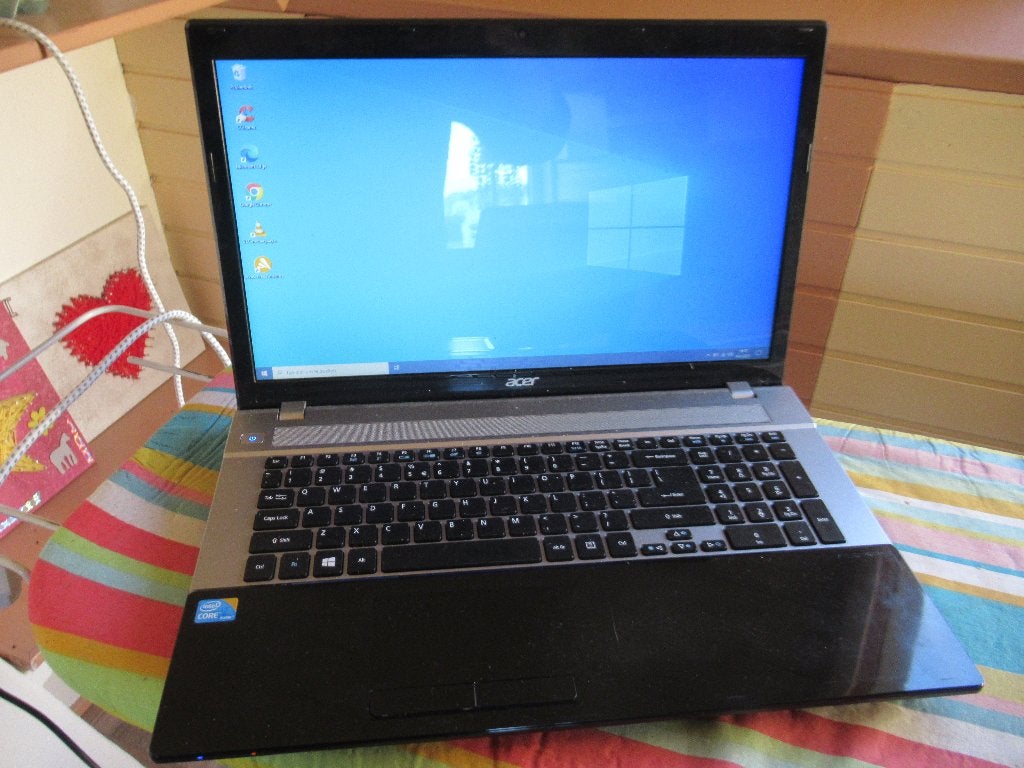 acer aspire v3 731    i5, Computers en Software, Windows Laptops, Gebruikt, HDD, 2 tot 3 Ghz, Qwerty