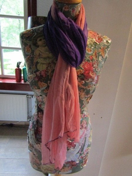 D917 Sjaal nieuw stola roze paars chiffon, Kleding | Dames, Mutsen, Sjaals en Handschoenen, Verzenden, Nieuw, Maat 38/40 (M), Sjaal