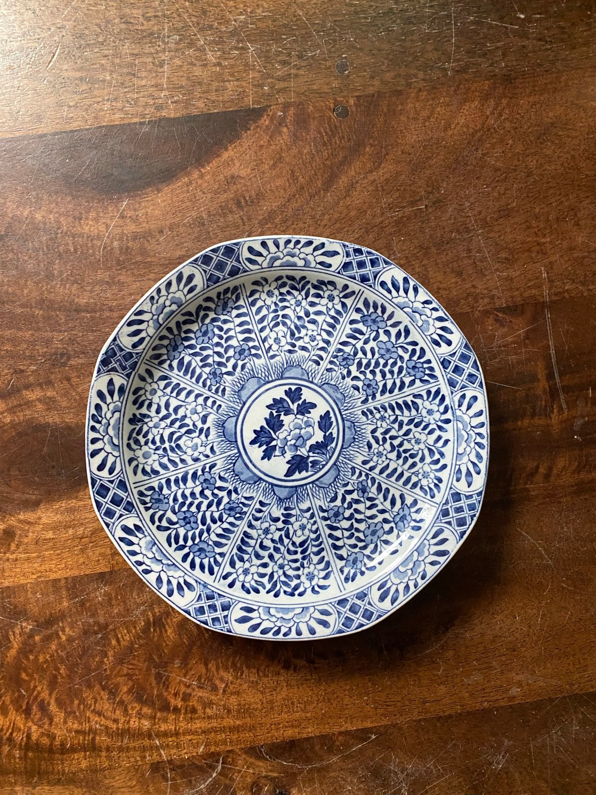 Antiek Chinees porseleinen bord, blauw-wit decor  Peterselie, Antiek en Kunst, Ophalen of Verzenden