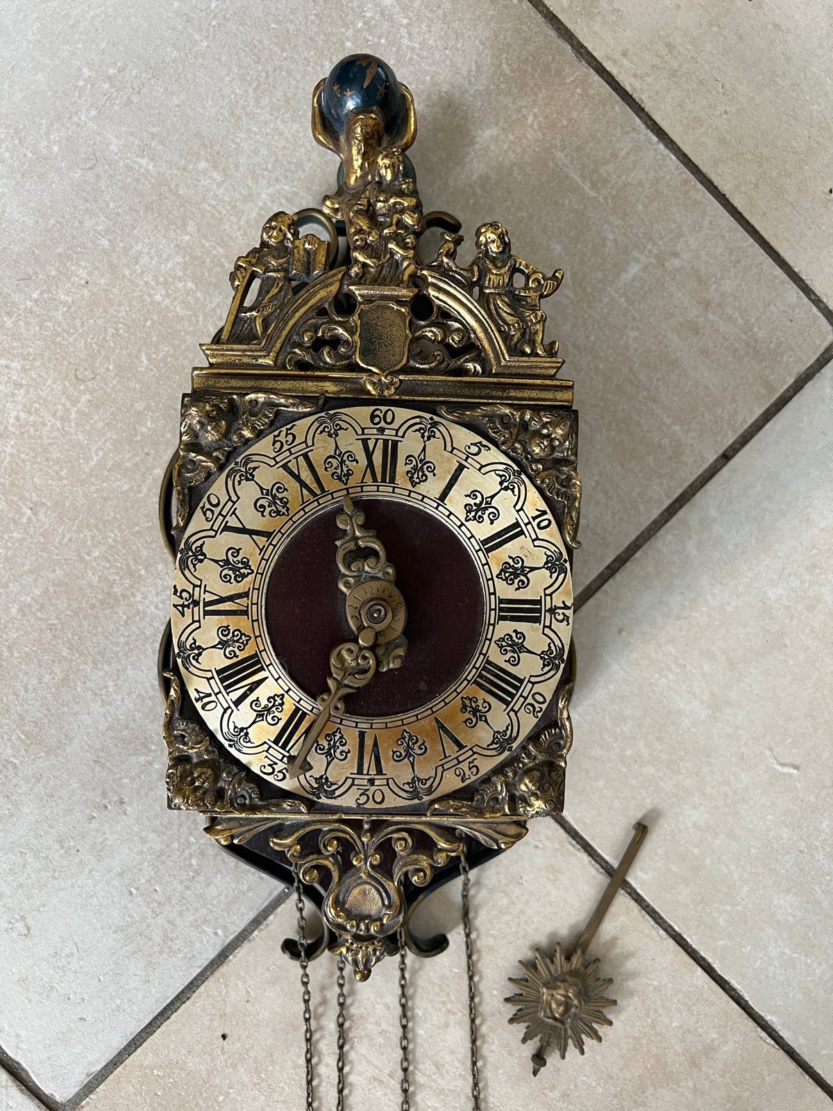 Antieke Zaanse klok - Prachtig gedetailleerd uurwerk, Antiek en Kunst, Antiek | Klokken, Ophalen