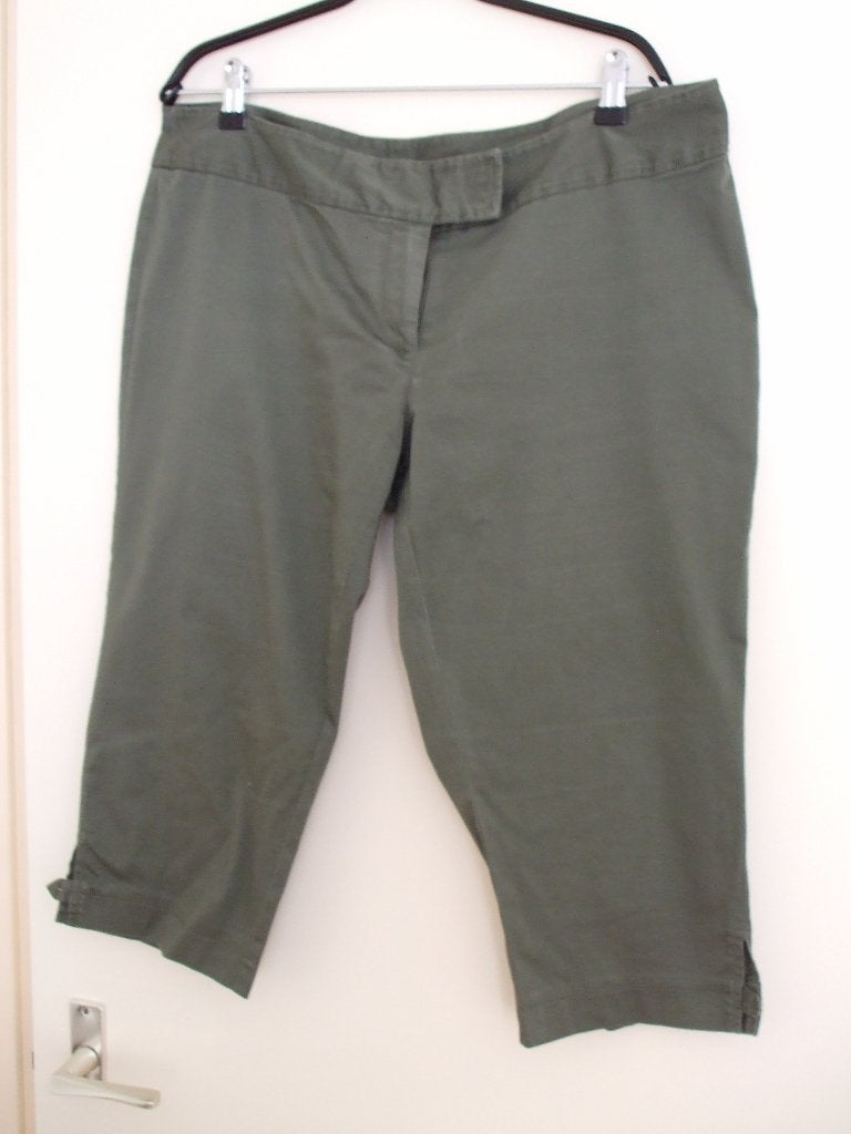 Broek Maat 44 Kleur Groen. Merk H&M., H&M, Maat 42/44 (L), Ophalen of Verzenden, Zo goed als nieuw