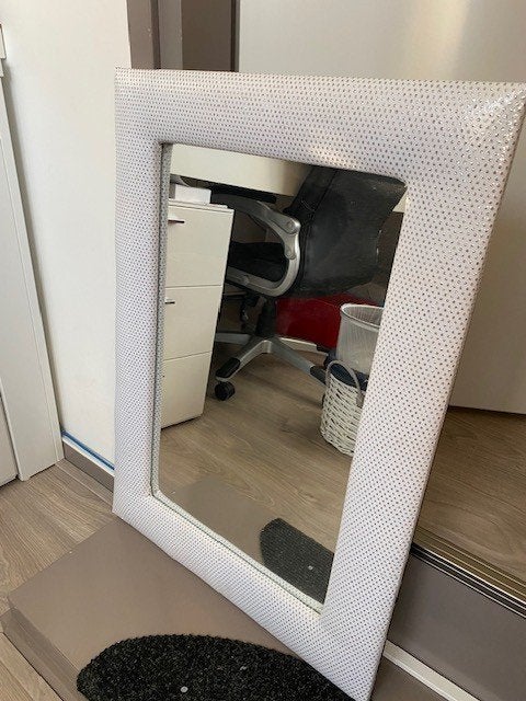 Te koop nette leuke spiegel met kralenrand, Ophalen, Minder dan 50 cm, Zo goed als nieuw, Minder dan 100 cm