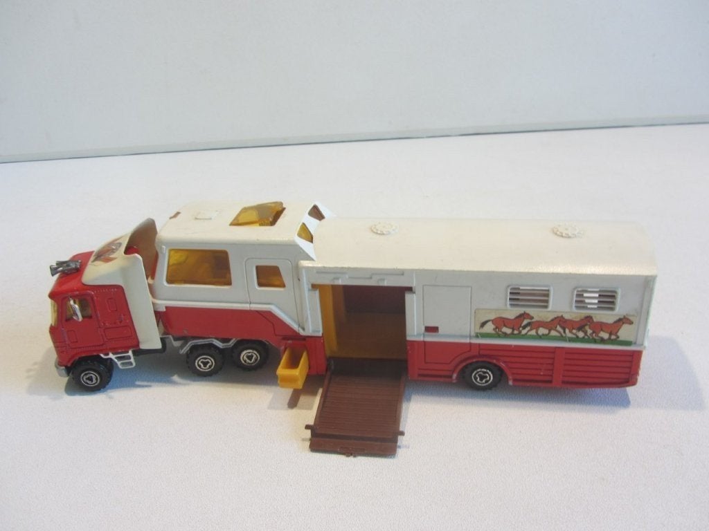 Majorette Horse Transport Truck  gat in voor ruit, Ophalen of Verzenden, Gebruikt