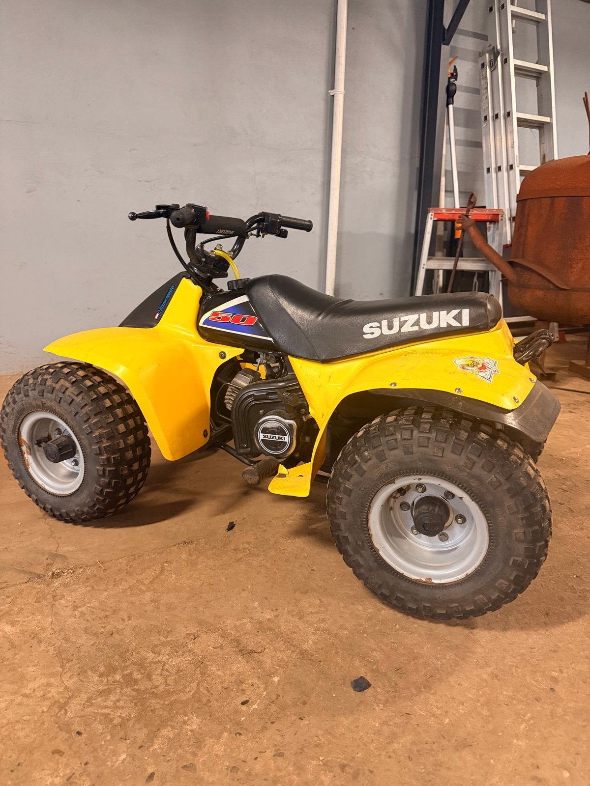 Suzuki LT50 Quad, Motoren, 1 cilinder, 11 kW of minder