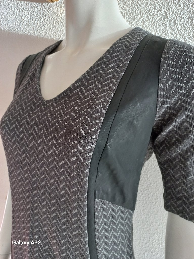 Expresso jurk met subtiele grijs print, maat M, Maat 38/40 (M), Expresso, Zwart, Ophalen of Verzenden