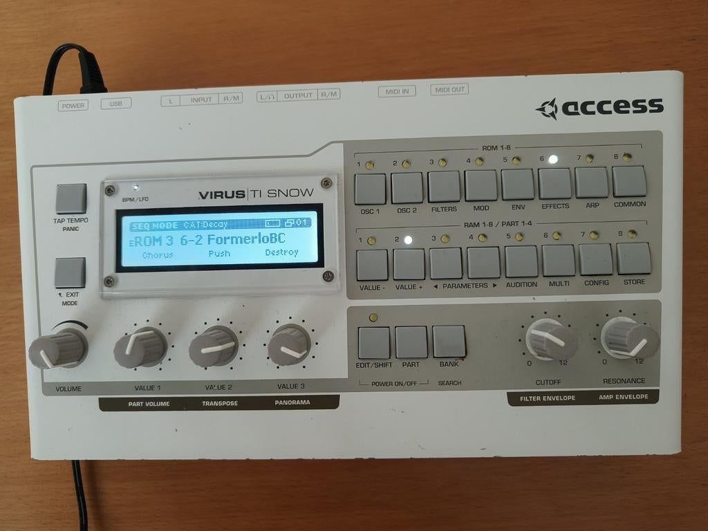 Access virus snow, Muziek en Instrumenten, Synthesizers, Ophalen of Verzenden, Gebruikt, Overige aantallen, Overige merken
