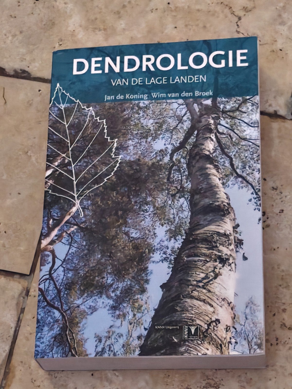 Dendrologie van de Lage Landen - Bomen en struiken, Boeken, Ophalen of Verzenden, Zo goed als nieuw, Bloemen, Planten en Bomen
