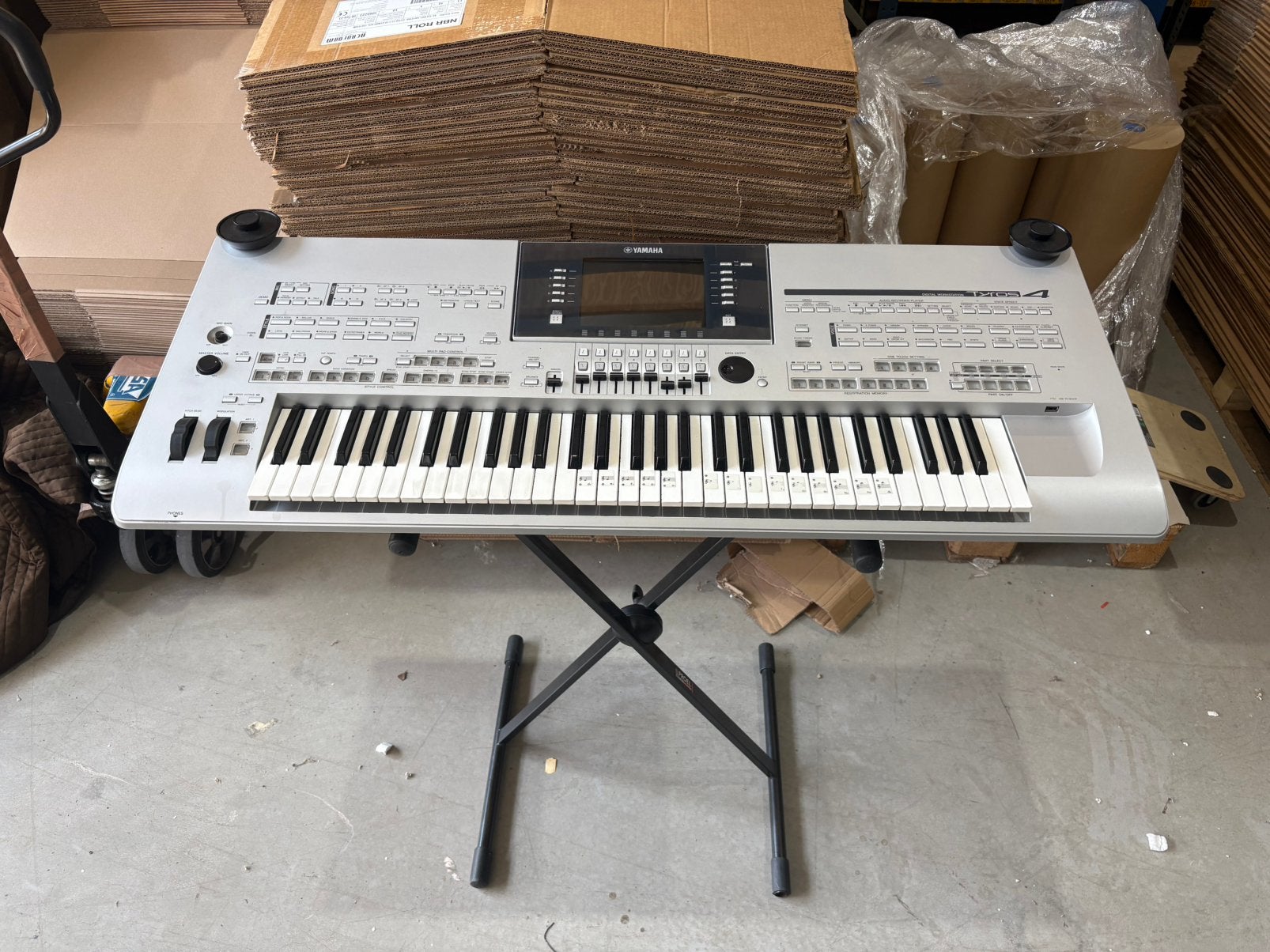 Yamaha Tyros 4 Keyboard - Met Standaard & Bankje, Ophalen, 61 toetsen, Yamaha, Zo goed als nieuw