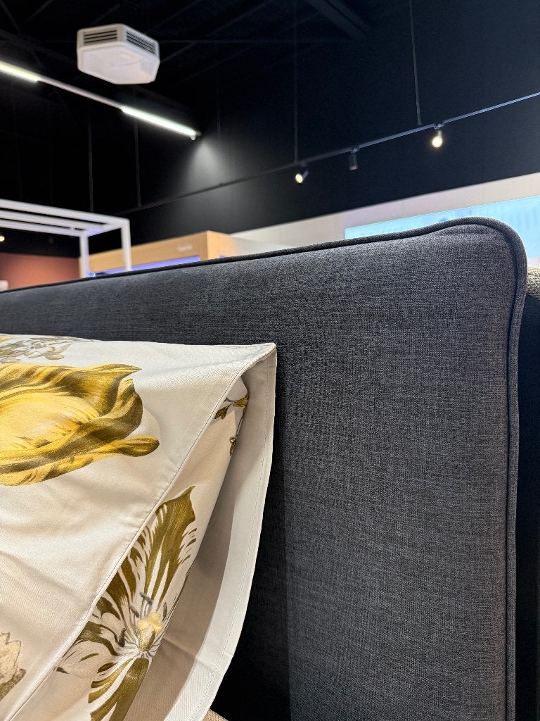 Foto 6 van Luxe Donkerblauwe Boxspring 180x210 | SHOWROOMMODEL 1995,-