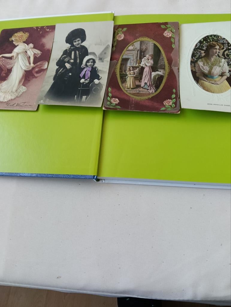 Set van 4 Antieke Ansichtkaarten - Diverse Afbeeldingen, Ophalen of Verzenden, Voor 1920, Gelopen