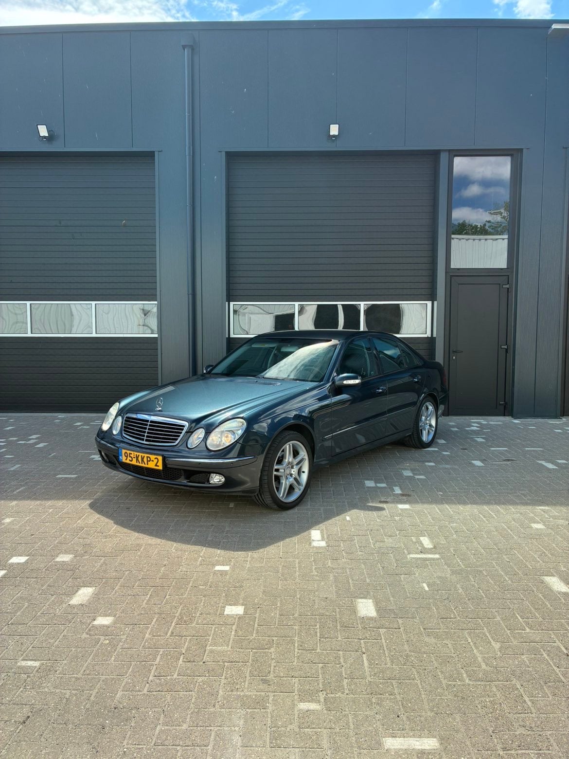 Mercedes-Benz E-Klasse 2.6 E240 Sedan AUT 2004 Groen, Automaat, Achterwielaandrijving, 2597 cc, 1505 kg