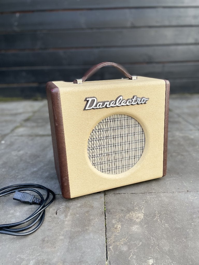 Danelectro Nifty Fifty gitaarversterker, Ophalen of Verzenden, Gebruikt, Gitaar, Minder dan 50 watt