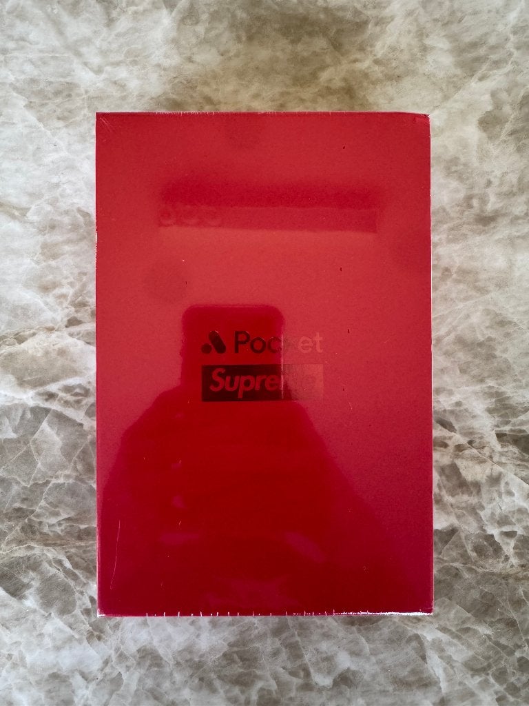 Supreme / Analogue Pocket Red - Gloednieuw / Sold Out!, Spelcomputers en Games, Ophalen of Verzenden, Nieuw, Overige modellen