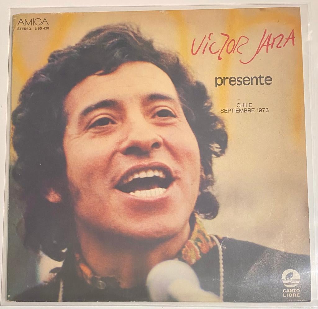 Victor Jara - Presente Chile Septiembre 1973 - AMIGA LP, Gebruikt, Ophalen of Verzenden, 1970 - 1979, Inclusief binnenhoes