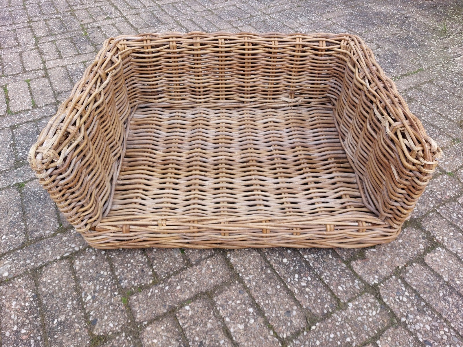 Rieten hondenmand, Ophalen, Riet