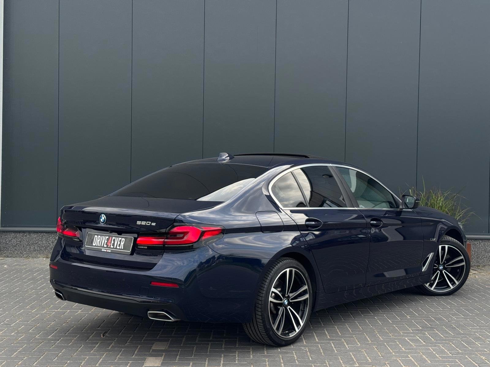 BMW 5-serie 520e LCI High Executive | Facelift | Pano | Lede, Auto's, BMW, Automaat, 1998 cc, Gebruikt, 4 cilinders