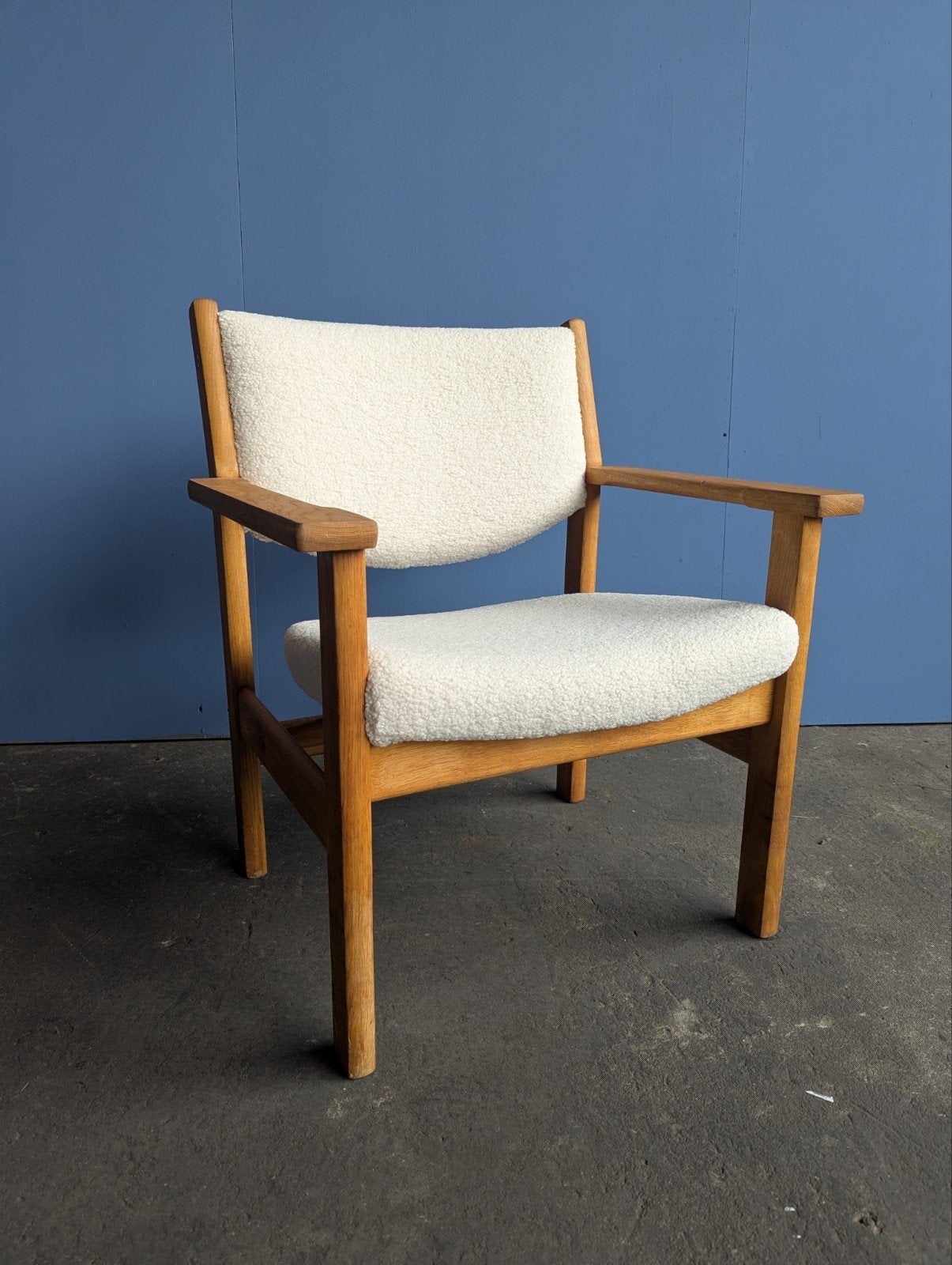 Vintage lounge fauteuil- Hans Wegner voor Getama, Gebruikt, Wit, Ophalen of Verzenden, Stof