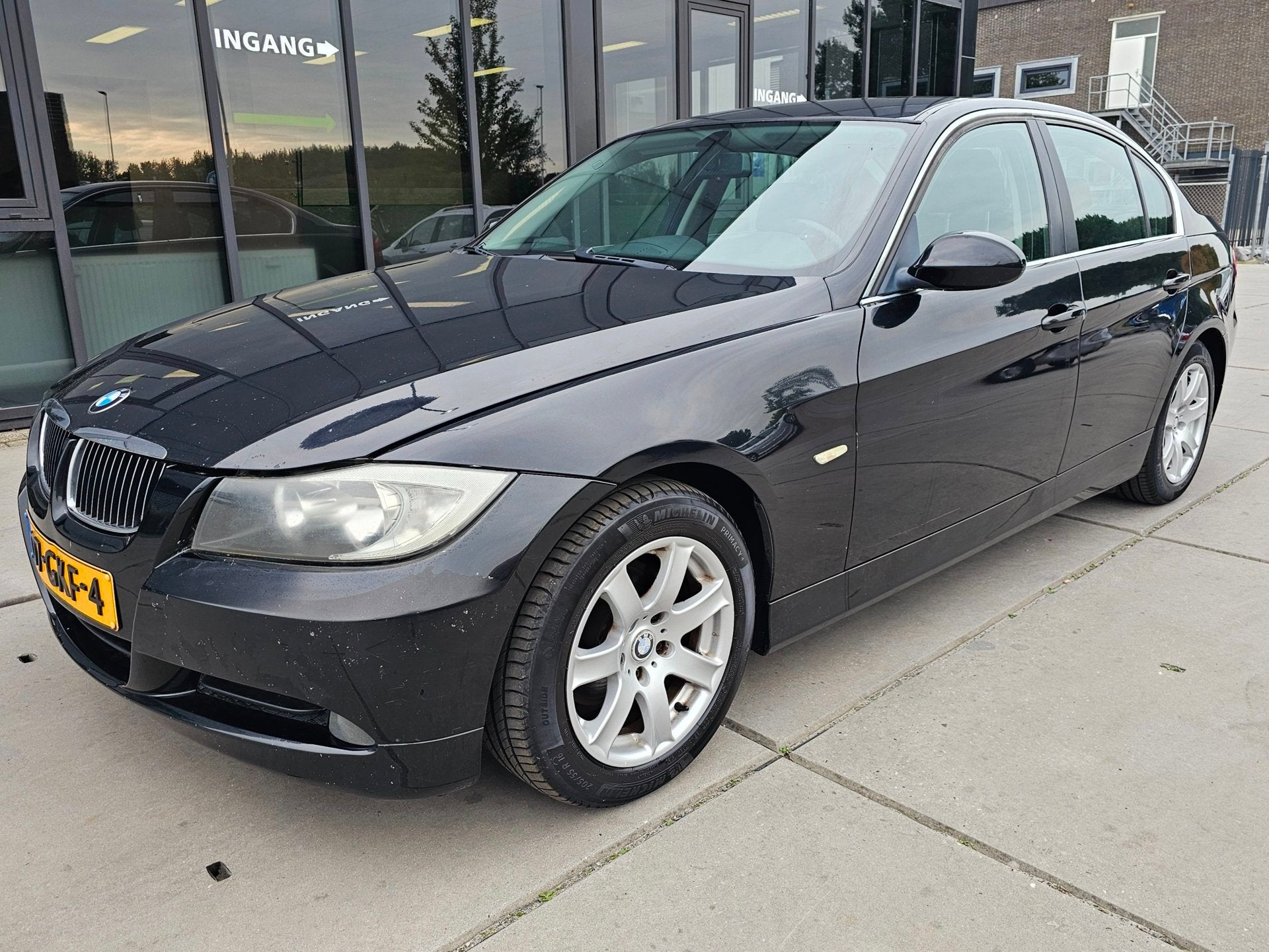 BMW 3-serie 320i Business Line - NIEUWE APK - Cruise -, 1345 kg, Zwart, 4 cilinders, Zwart