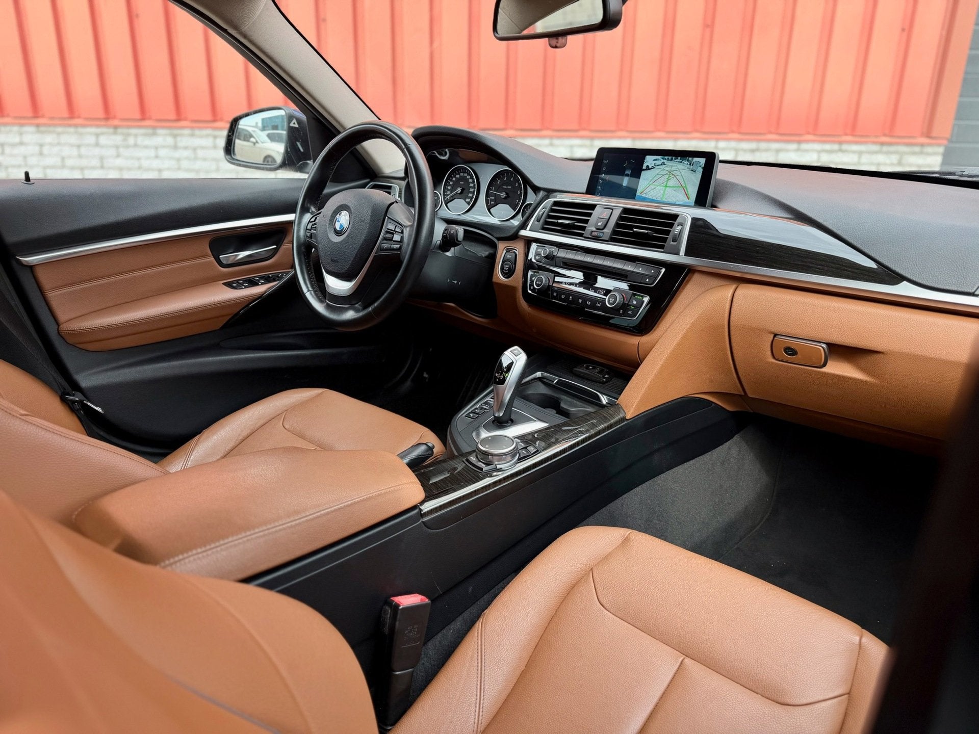 BMW 3-serie Touring 320i Carplay Camera Leer ACC DAP HUD DAB, Auto's, Automaat, 1998 cc, Achterwielaandrijving, Euro 6