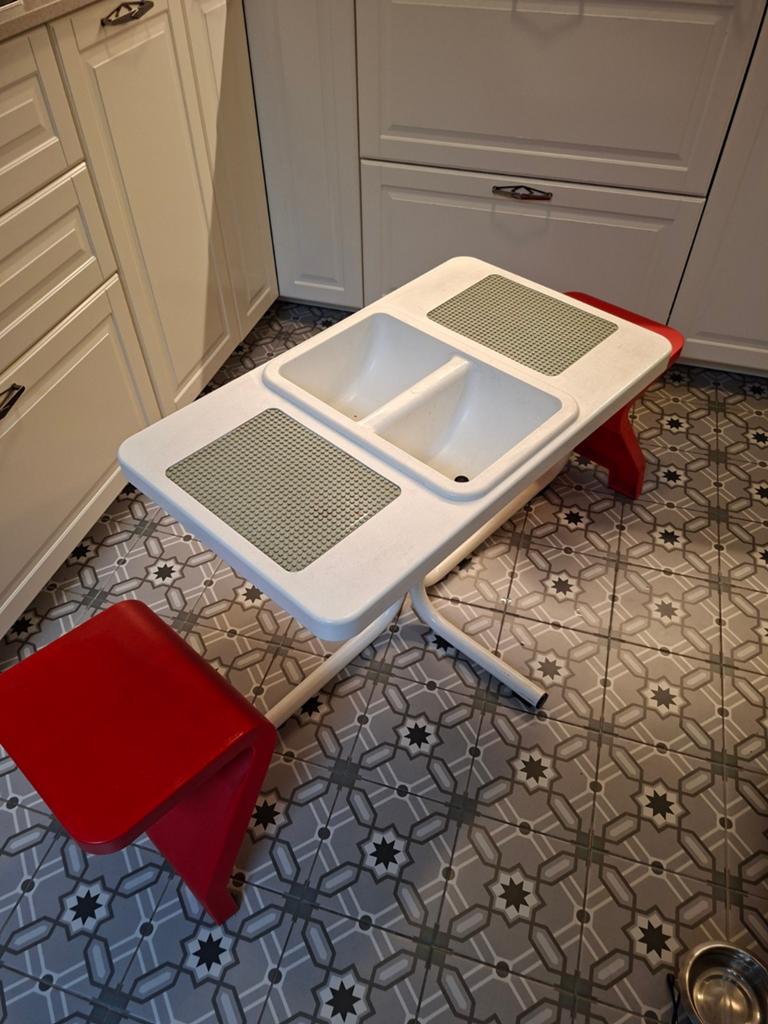 Lego speeltafel met 2 zitjes ., Ophalen, Gebruikt