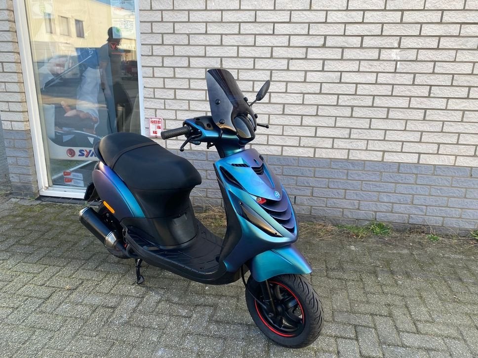 DIKKE PIAGGIO ZIP SP 45KM BROM MAT CAMELEON BJ2021 4000KM MA, PIAGGIO, Onbekend, Onbekend