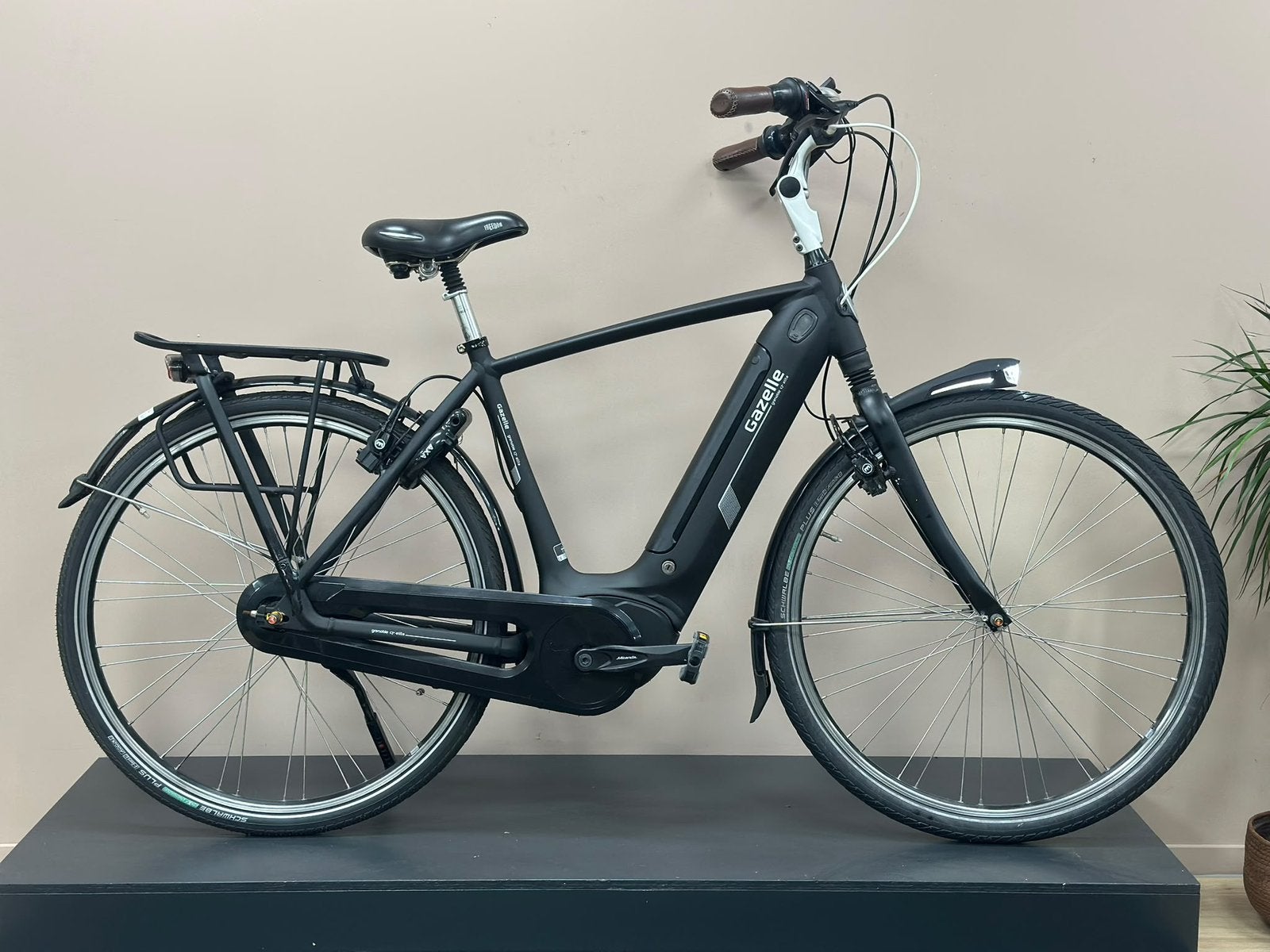 Gazelle grenoble c7+ 500wh accu/ 28 inch/ 53cm framemaat, Ophalen, Versnellingen, Zo goed als nieuw, Gazelle