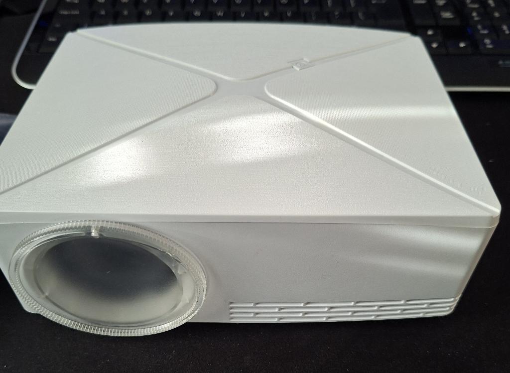Beamer Theater (led projector) in nieuwstaat, Audio, Tv en Foto, Beamers, Lumini, HD (720), LED, Ophalen of Verzenden