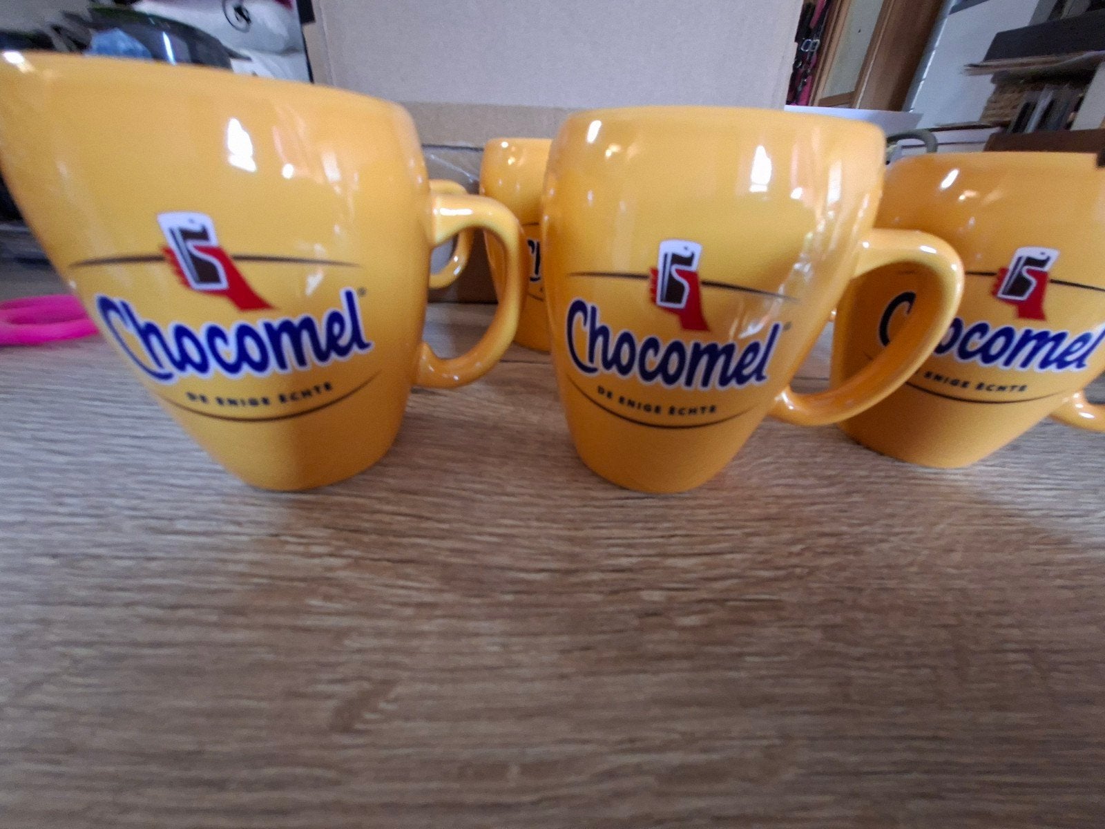 6 nieuwe Chocomel mokken in doos, beide kanten bedrukt, Ophalen of Verzenden