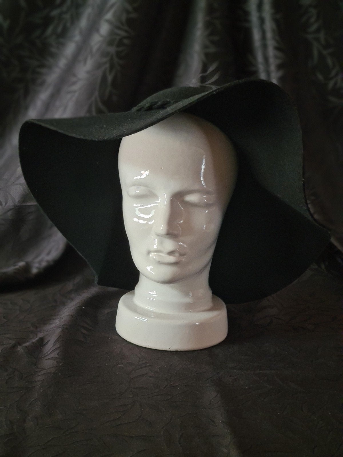 Zwarte Dameshoed met Brede Rand - Elegant en Stijlvol, Ophalen, Hoed, One size fits all, Onbekend