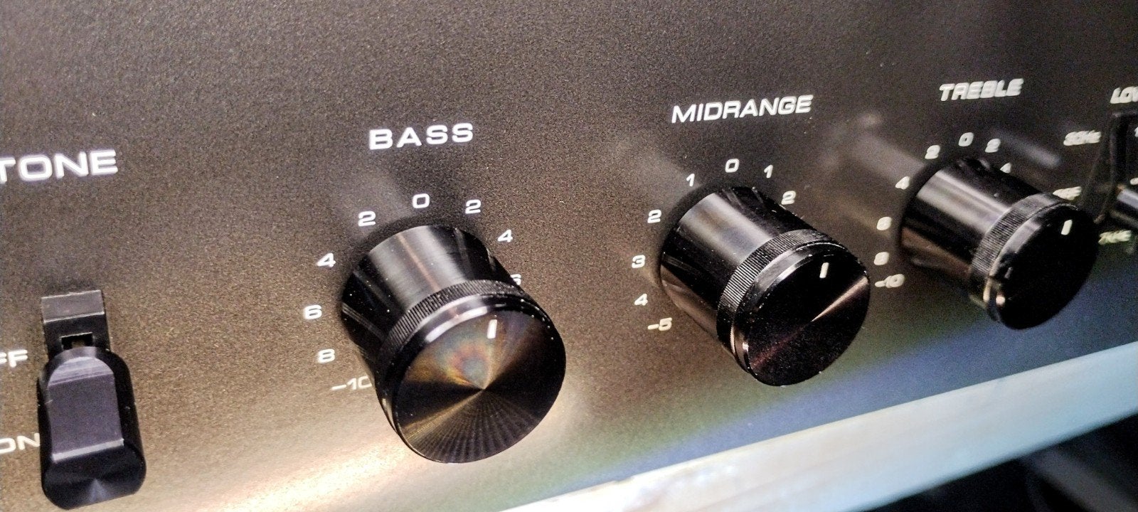 AKAI AM 2800 (Gemodificeerd) Black - Interessepeiling, Ophalen, Refurbished, 120 watt of meer, Overige merken