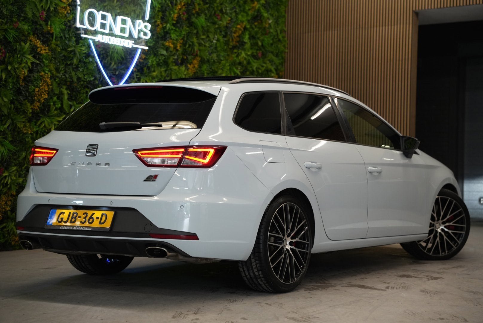 Seat LEON ST 2.0 TSI Cupra 280 / Pano / CarPlay / Camera / S, Auto's, Dealer onderhouden, 15 km/l, Gebruikt, 4 cilinders