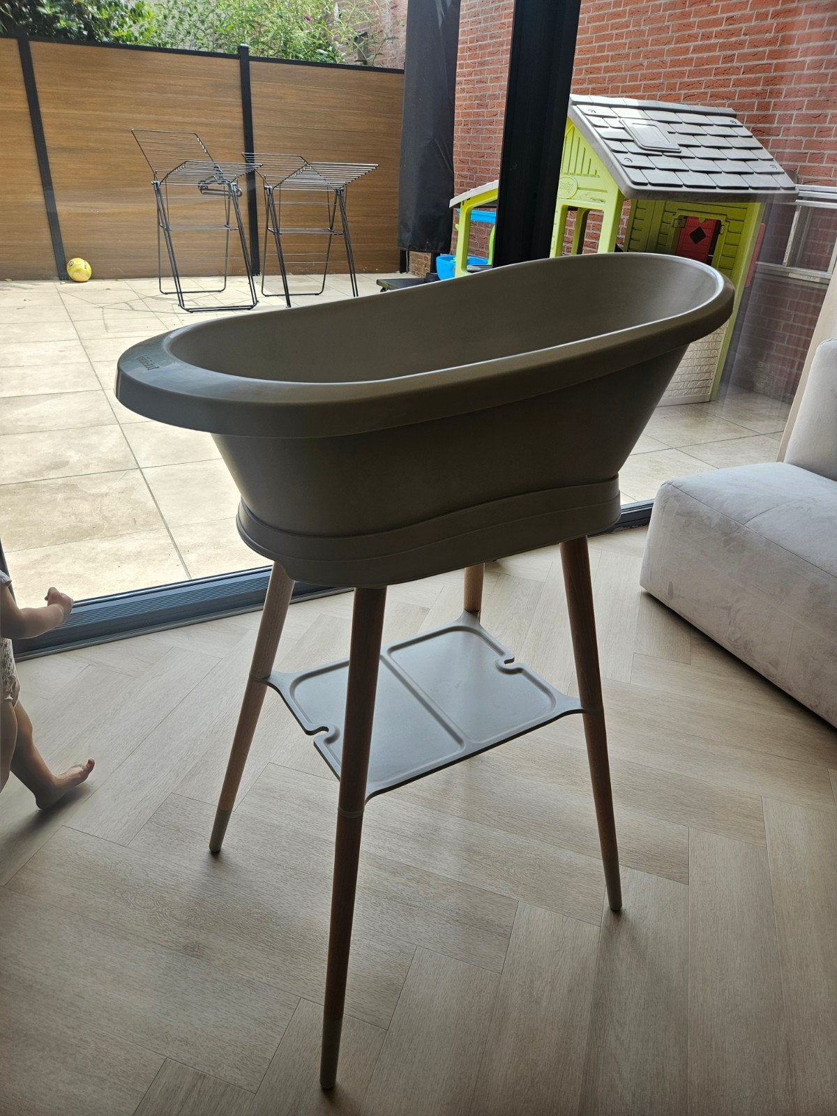 Bébé-jou bad sense taupe met standaard, Kinderen en Baby's, Badjes en Verzorging, Ophalen, Zo goed als nieuw, Badje, Bébé-jou