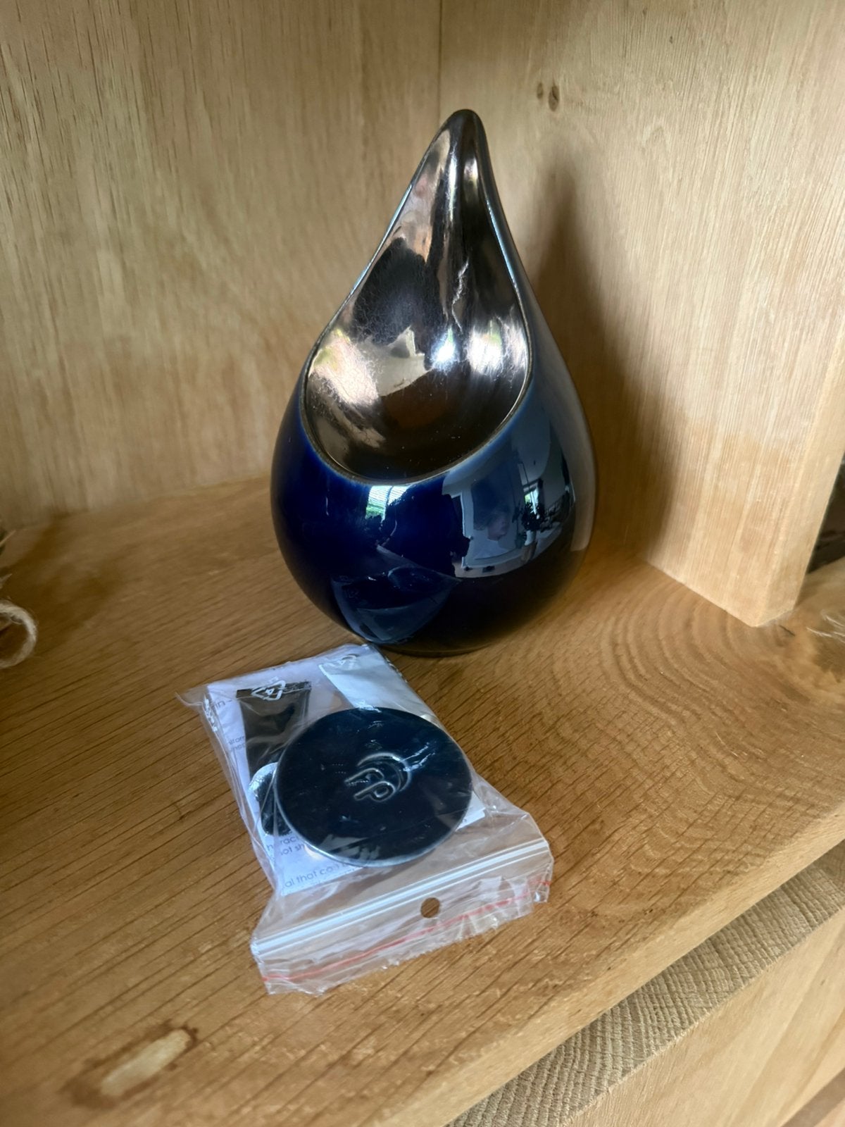Mini Keramische Celest Druppel Urn, Aardewerk of Porselein, Nieuw, Minder dan 50 cm, Verzenden
