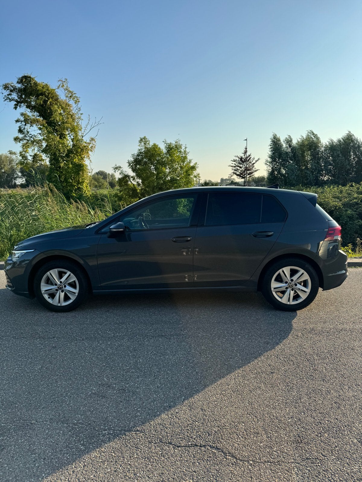 Volkswagen Golf 1.0 TSI 110pk 2022 Grijs, Voorwielaandrijving, Origineel Nederlands, 3 cilinders, Zilver of Grijs