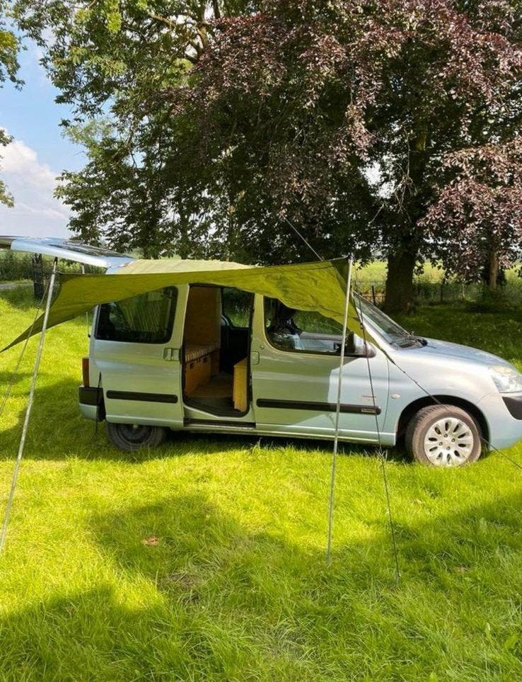 Berlingo camper (benzine!) te koop aangeboden, Caravans en Kamperen, Overige merken, Buscamper of Camperbus, Audio installatie