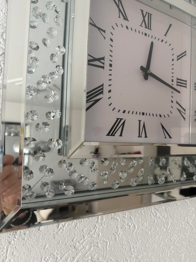 Luxe Wandklok met Spiegel en Diamantjes, Ophalen of Verzenden, Zo goed als nieuw, Analoog, Wandklok