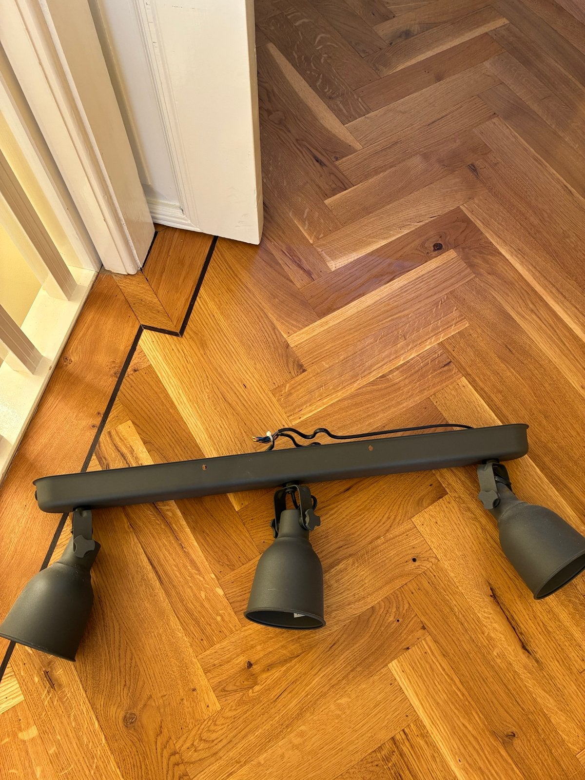 IKEA Plafondspot/Wandspot met 3 spots - Grijs, Ophalen, Gebruikt, GU10, LED