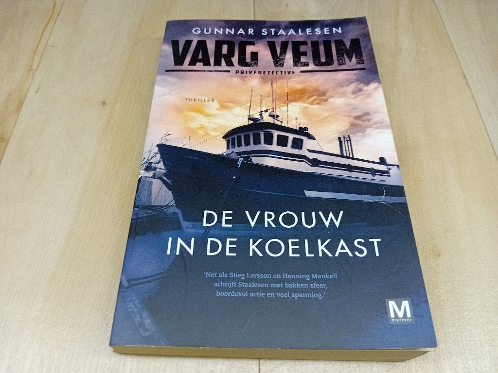 Varg Veum - De vrouw in de koelkast (Gunnar Staalesen)., Gelezen, Scandinavië, Ophalen of Verzenden, Gunnar Staalesen
