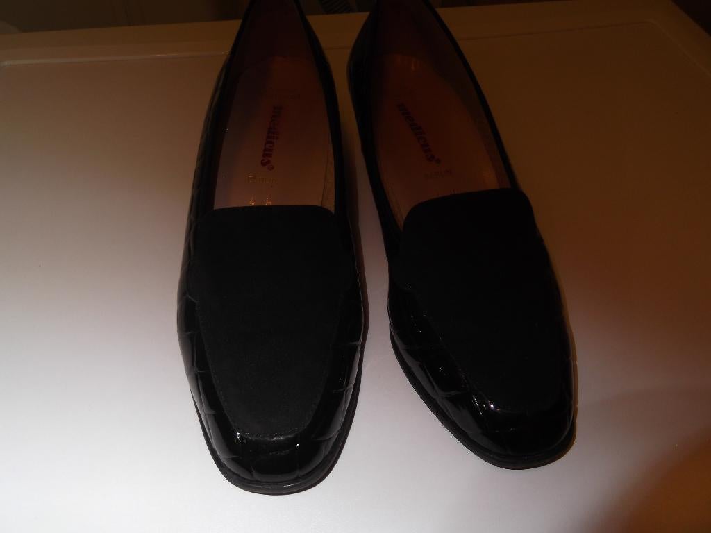 schoenen lakleer maat 4, Schoenen met lage hakken, Zwart, Ophalen of Verzenden, Zo goed als nieuw