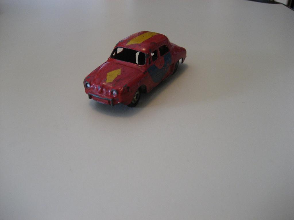Dinky Toy 24 E Renault Dauphine, Hobby en Vrije tijd, Modelauto's | 1:43, Verzenden, Gebruikt, Auto, Dinky Toys