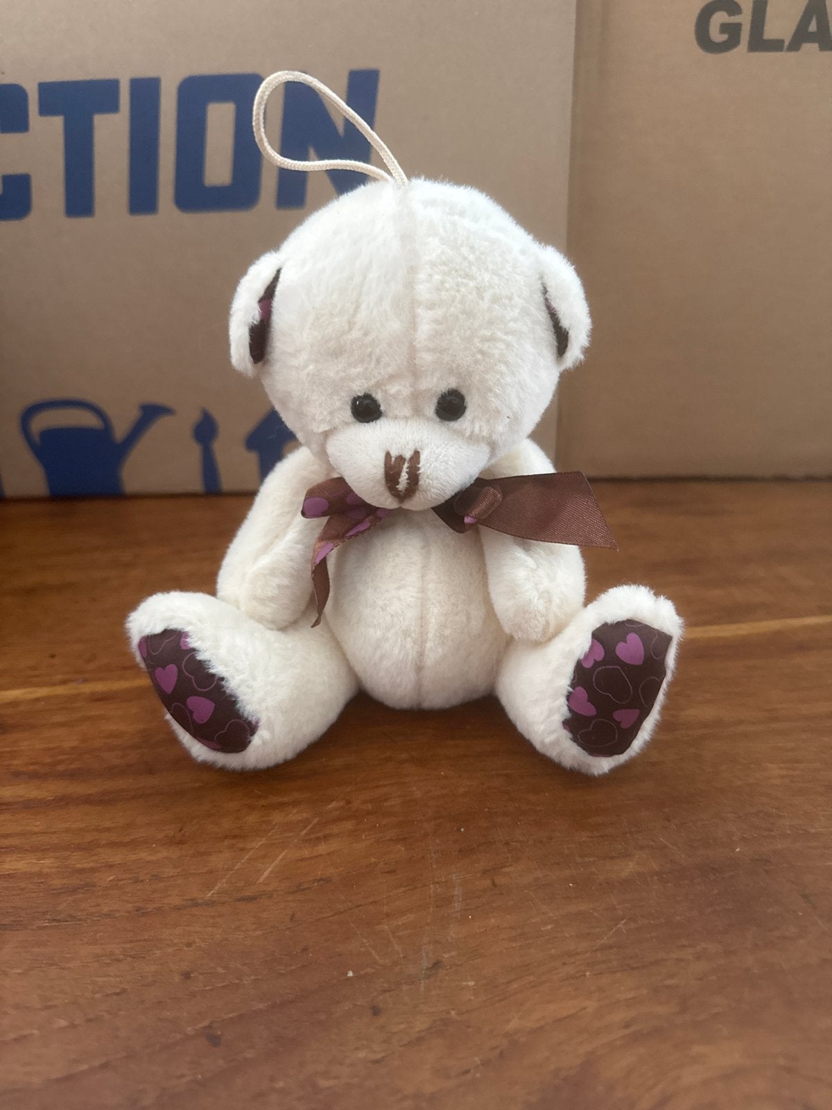 Schattige witte teddybeer met strik en hartjes, Overige merken, Overige karakters, Beer, Ophalen of Verzenden