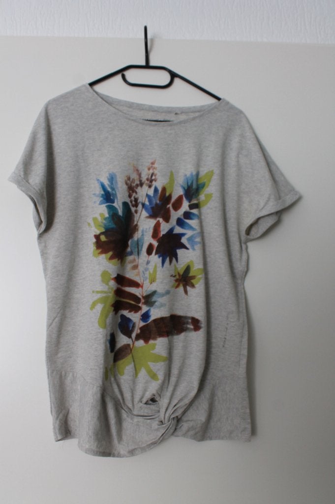 DIDI lichtgrijs T-shirt met motief en knoop maat M, Maat 38/40 (M), Verzenden, Didi, Korte mouw