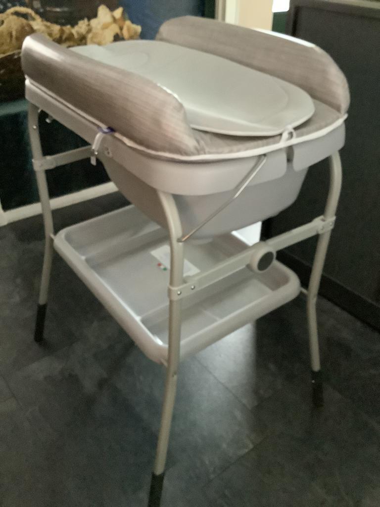 Chicco verzorgingtafel, Kinderen en Baby's, Badjes en Verzorging, Ophalen, Nieuw, Badje