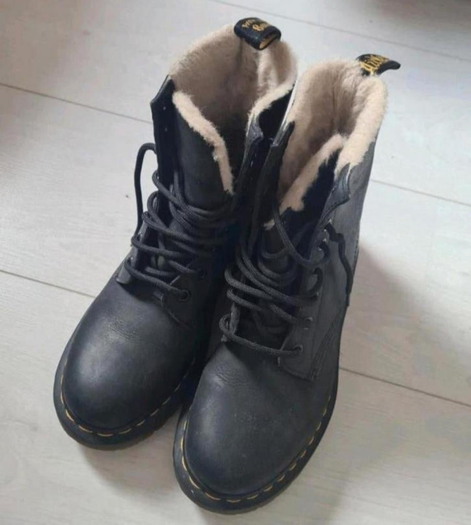Dr Martens schoen maat 38 met bont nieuw, Kleding | Dames, Schoenen, Zwart, Overige typen, Nieuw, Ophalen of Verzenden