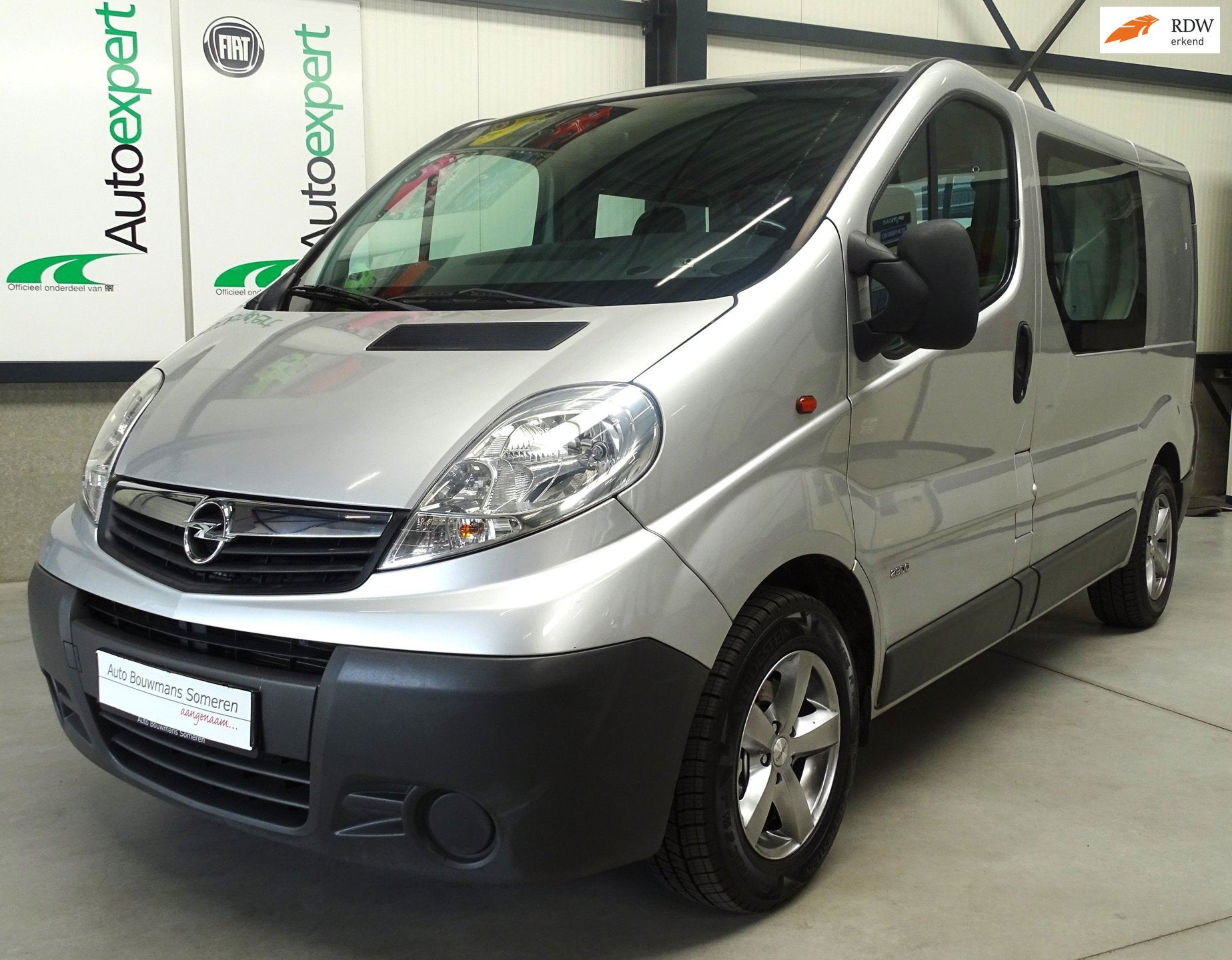 Opel Vivaro 2.5 CDTI L1H1 DC-145 PK ! - TH/PARK. SENSOREN/AI, Voorwielaandrijving, Dealer onderhouden, Stof, Gebruikt