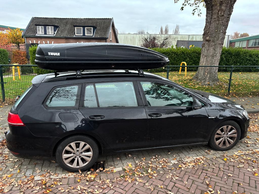 Te huur: Dakkoffer Thule Atlantis 900, inhoud  650 liter, Ophalen, Zo goed als nieuw