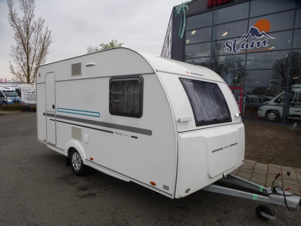 Adria Aviva 442 PH 2020, Caravans en Kamperen, Caravans, Particulier, tot en met 4, 750 - 1000 kg, Treinzit, Adria, Dwarsbed, Vast bed