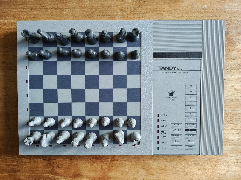 Tandy schaakcomputer 1850, Hobby en Vrije tijd, Ophalen of Verzenden, Minder dan 500 stukjes, Zo goed als nieuw, Schaken